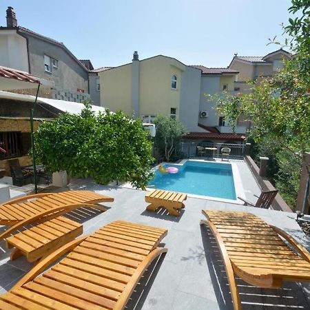 Villa Vlade- From The Heated Pool To The Beach In 1 Minute Jesenice  Kültér fotó