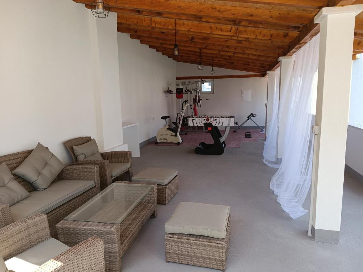 Villa Vlade- From The Heated Pool To The Beach In 1 Minute Jesenice  Kültér fotó