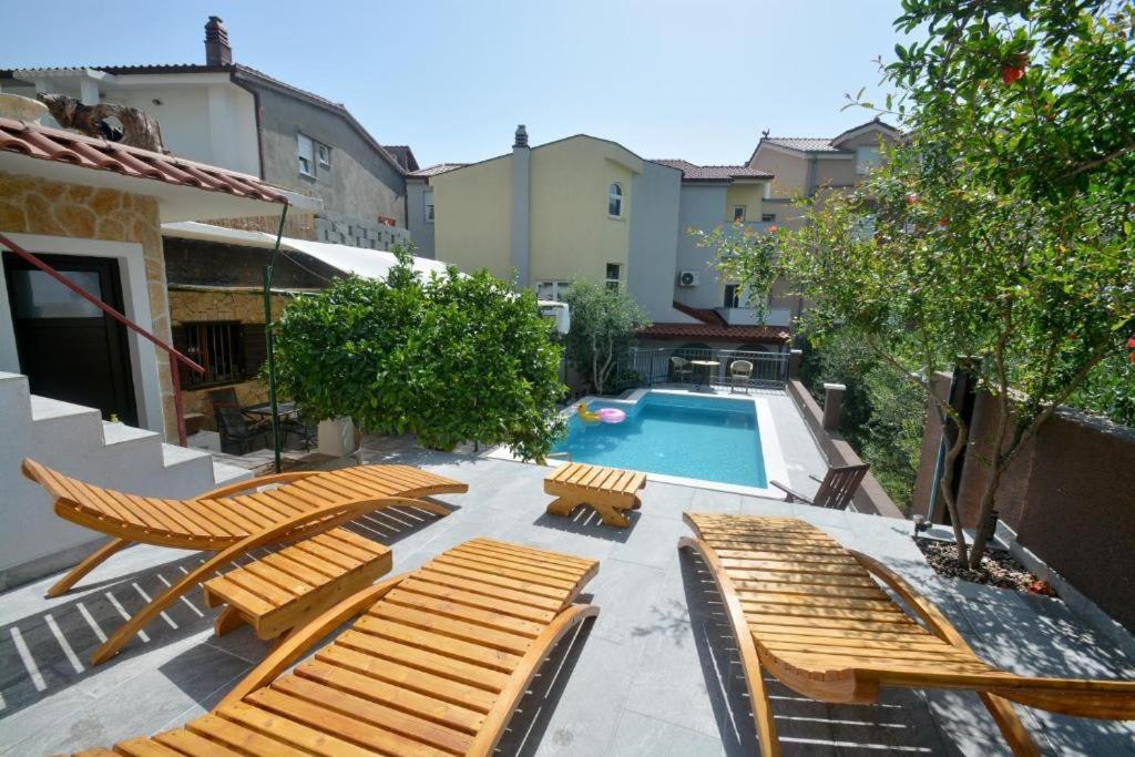 Villa Vlade- From The Heated Pool To The Beach In 1 Minute Jesenice  Kültér fotó