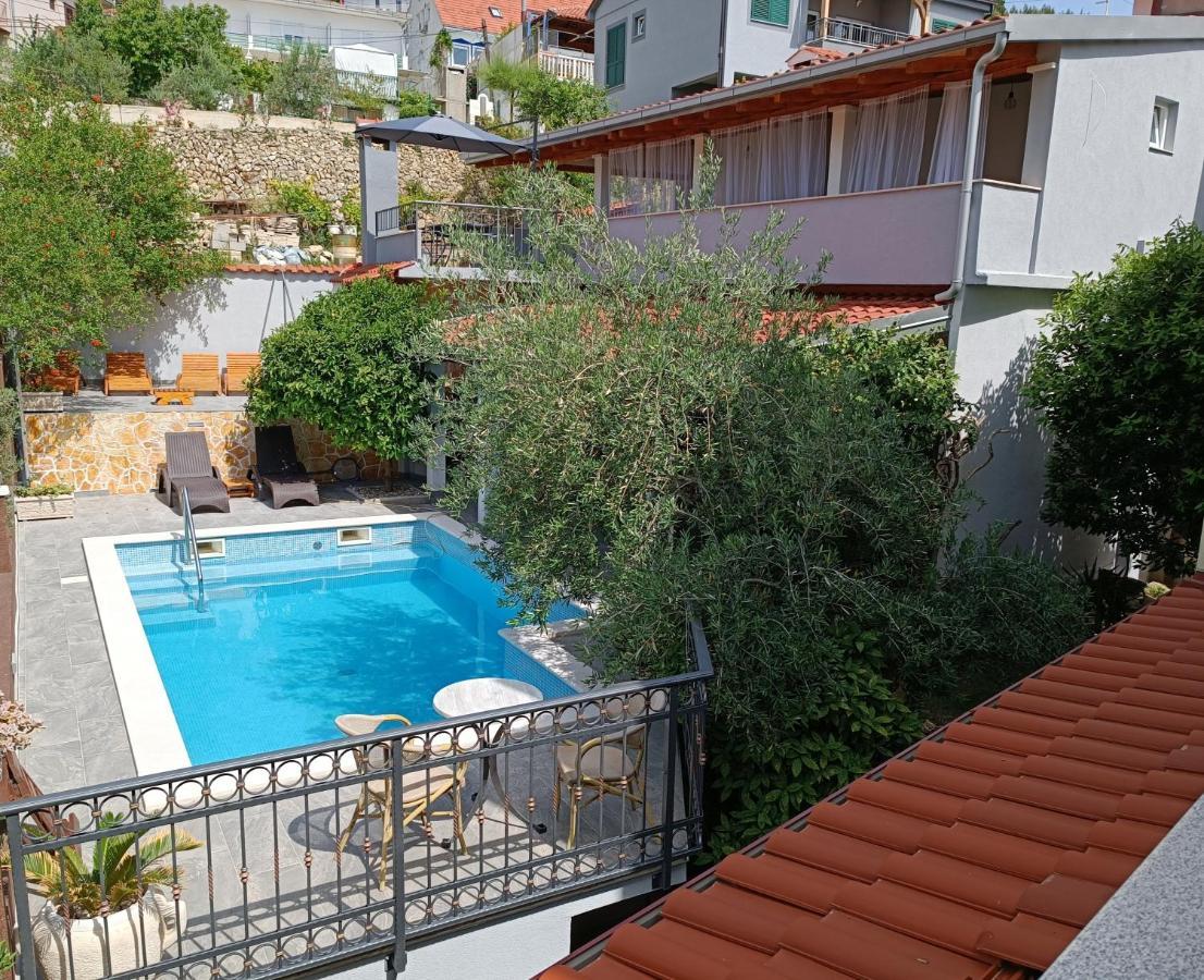 Villa Vlade- From The Heated Pool To The Beach In 1 Minute Jesenice  Kültér fotó